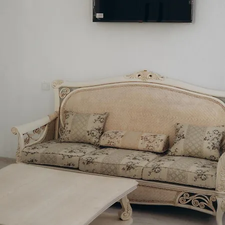 Appartement червона ружа Oezjhorod