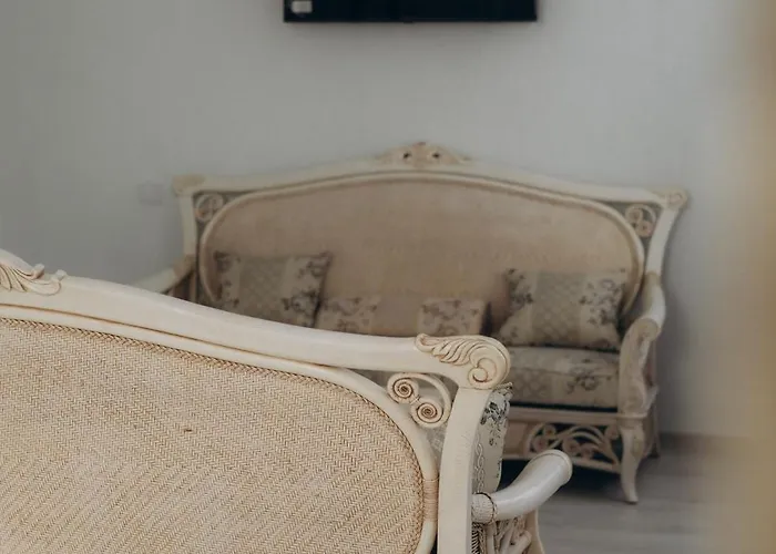 червона ружа Apartamento Úzhgorod