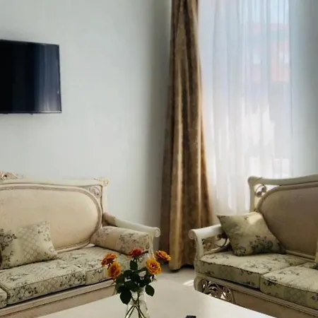 червона ружа Uzhhorod